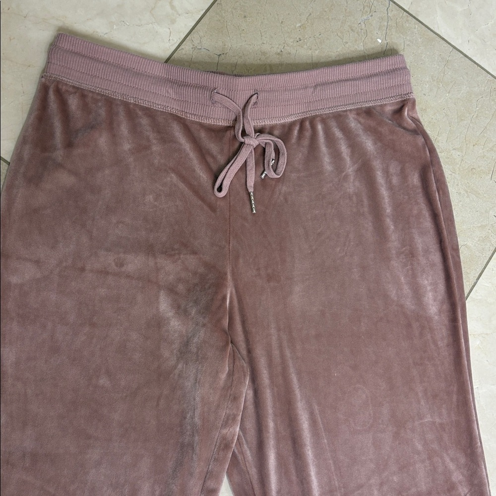 ⭐️ Juicy Couture Taupe Lounge Pants- size medium - Picture 6 of 10
